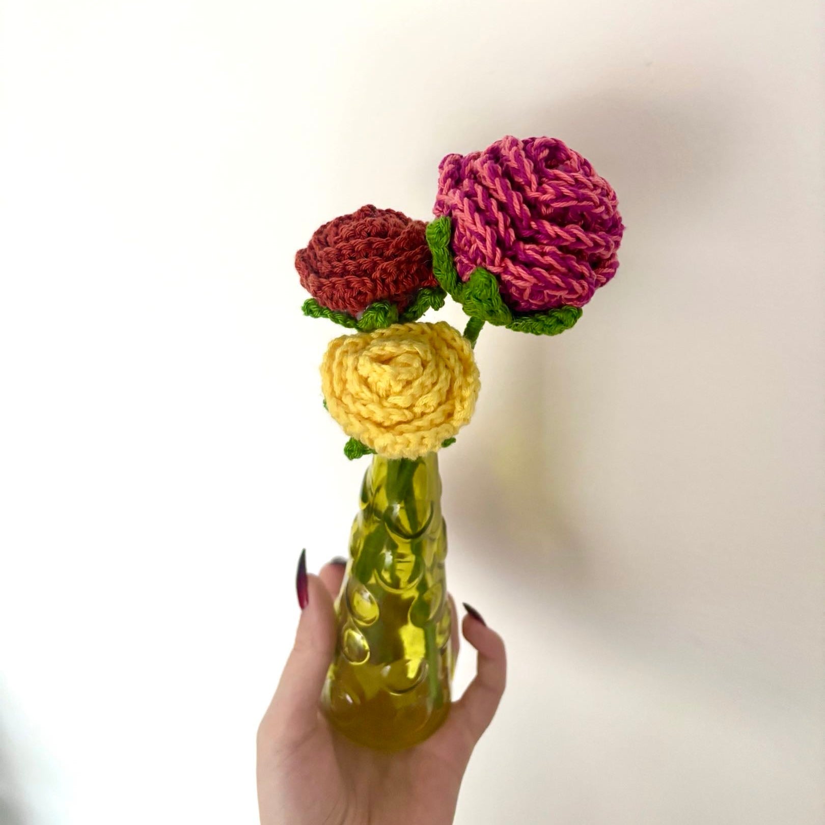 háčkovaná růže handmade dekorace růžová květina z bavlněné příze roztomilý dárek